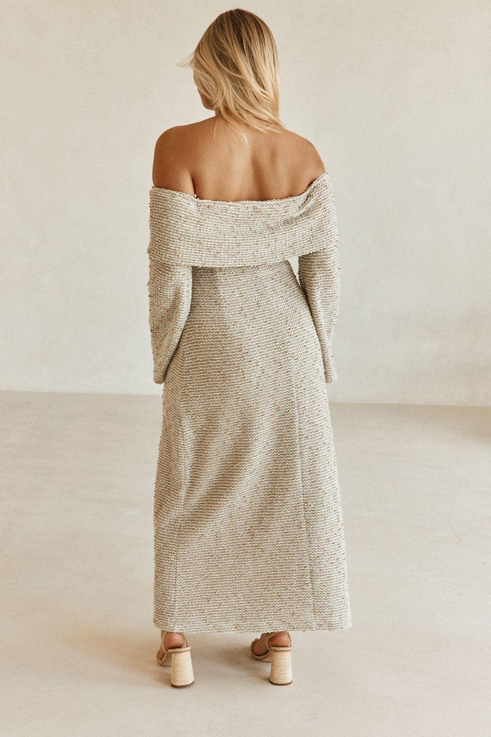 Beige maxi dress, detail view