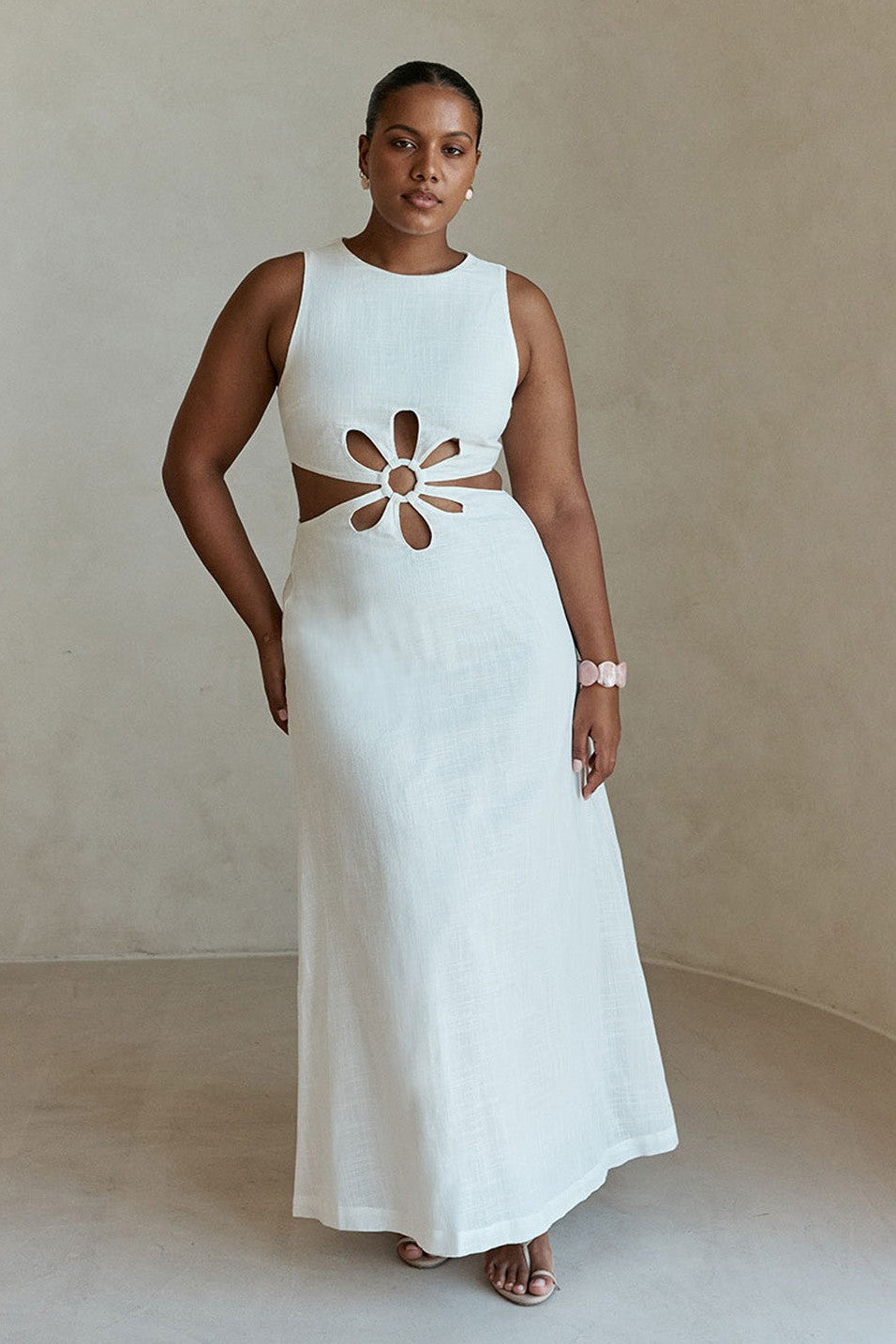 White maxi dress with a sleeveless bodice, detail view