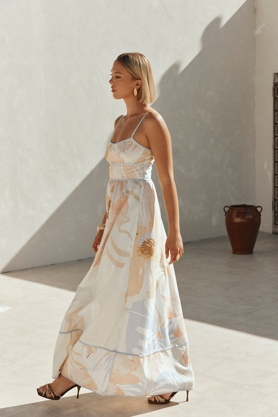 Pink maxi dress, detail view